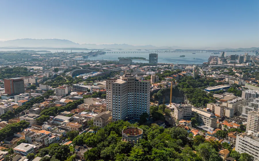 Vista aérea do Rio de Janeiro, onde está o escritório da Petra Group